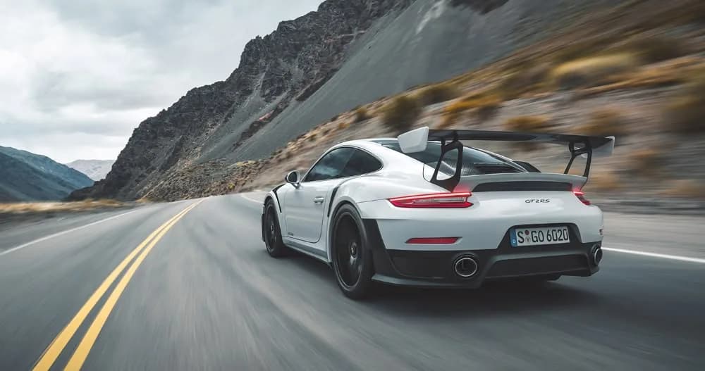 Jazda v športovom aute ako zážitok: Lamborghini, Porsche, GT-R (2026)